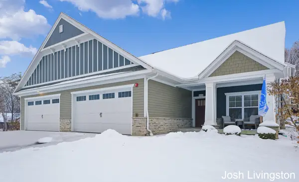 144 Tamarack Lane Ne #1B, Rockford, MI 49341