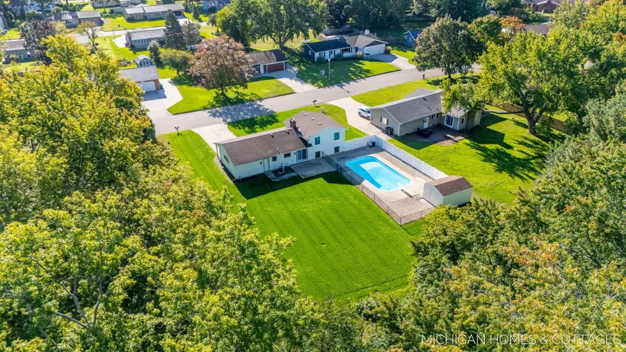 10975 Campanel Drive, Zeeland, MI 49464 - Image #3