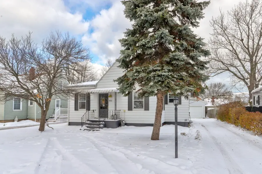 911 Napier Avenue, Saint Joseph, MI 49085 - Image #2