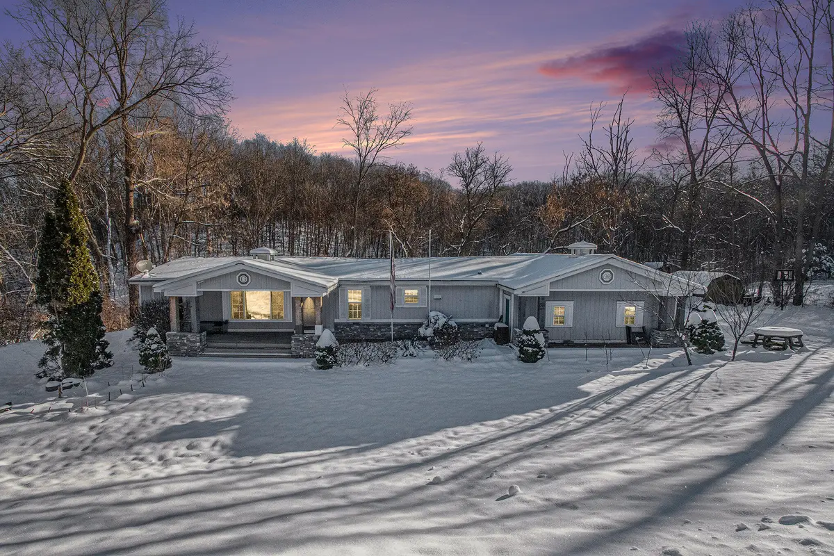 2348 Segwun Avenue Se, Lowell, MI 49331 - Image #1