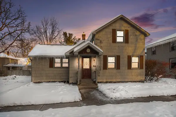 211 S St Joseph Avenue, Niles, MI 49120