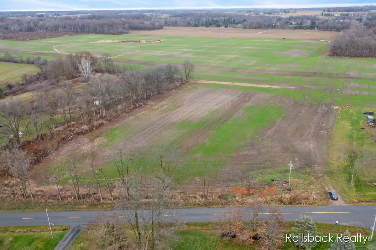 4404 Peach Ridge Avenue Nw, Grand Rapids, MI 49544 - Image #1