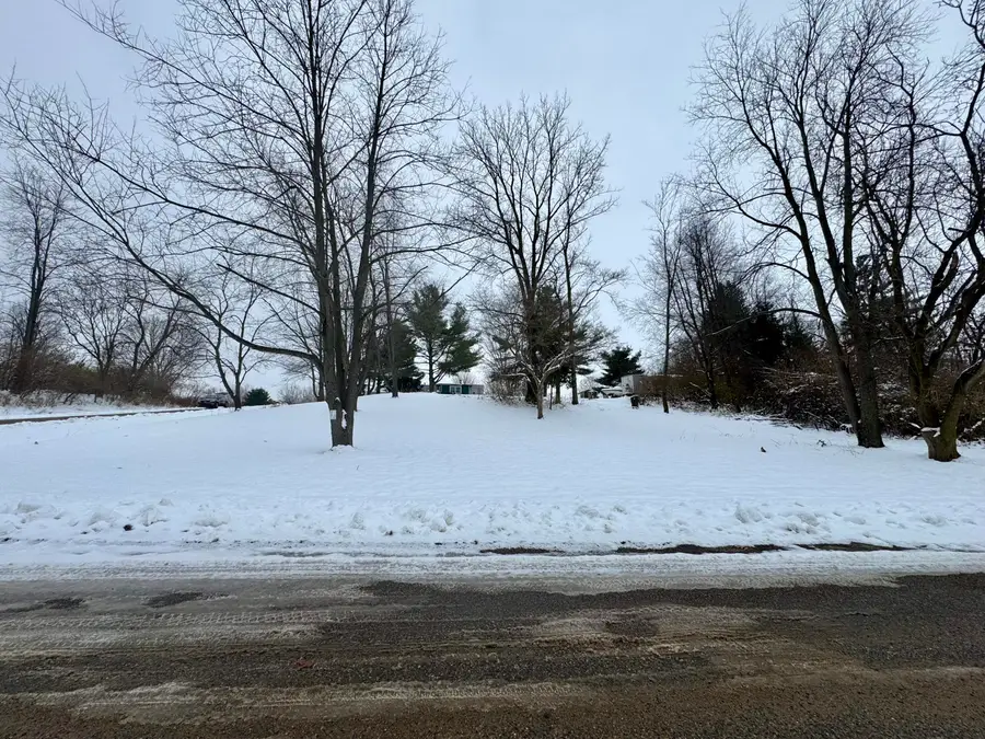 25675 Hiawatha Drive, Sturgis, MI 49091 - Image #2