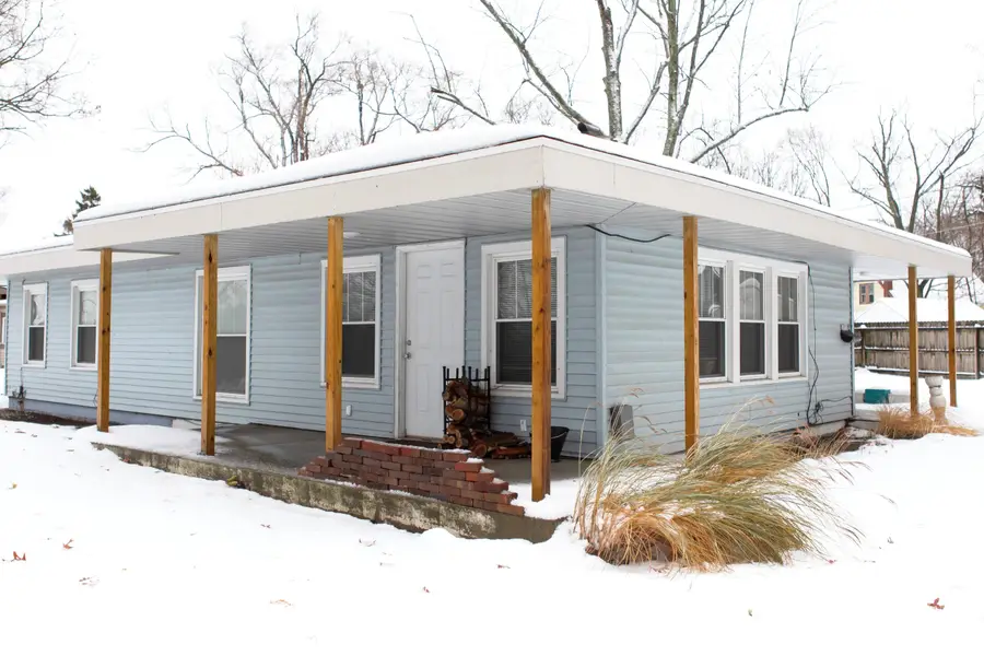 298 W Empire Avenue, Benton Harbor, MI 49022 - Image #2