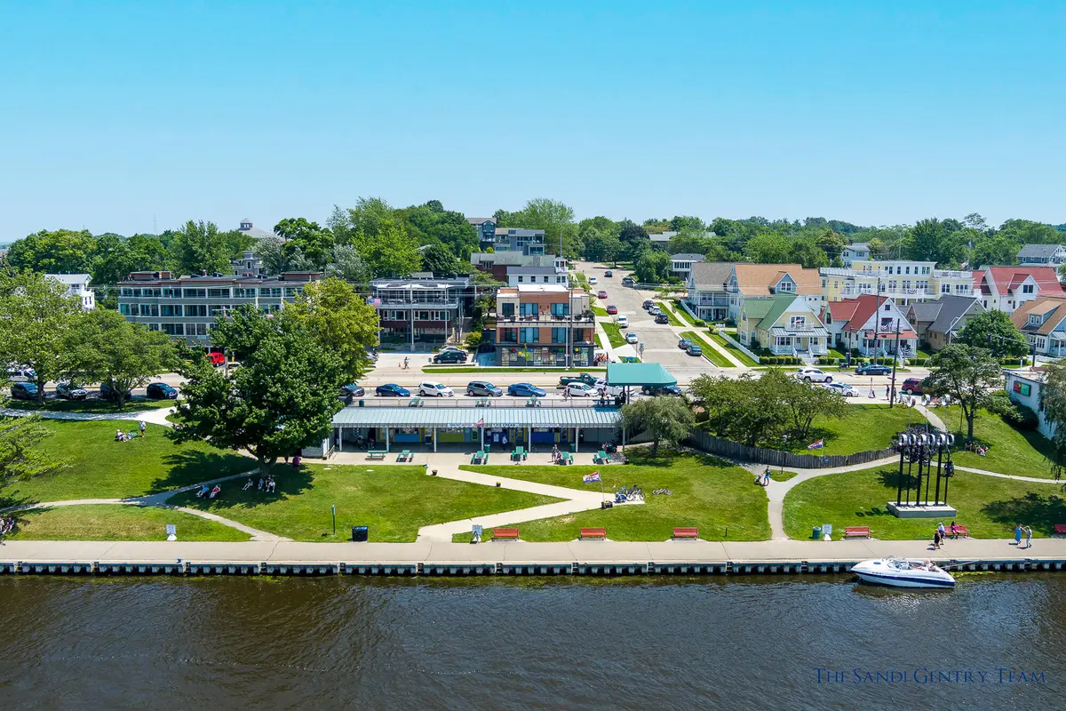 218 S Harbor Drive #202, Grand Haven, MI 49417 - Image #1