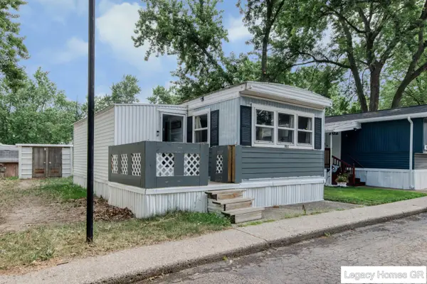 961 Dolphin Street Sw #013, Wyoming, MI 49509