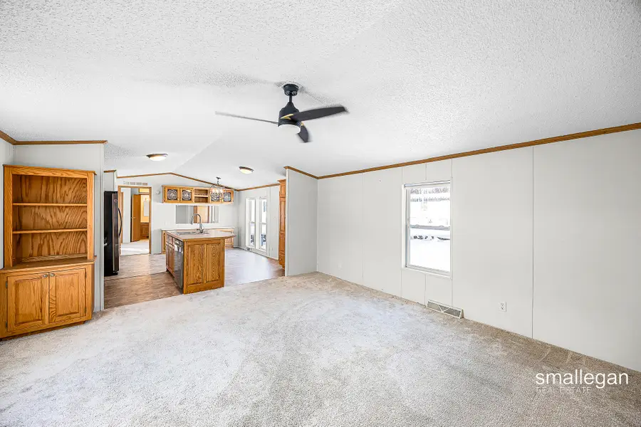 4843 Gretchen Avenue Nw, Comstock Park, MI 49321 - Image #2