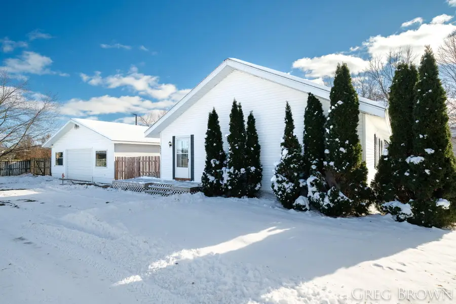 6978 N Whites Bridge Road, Belding, MI 48809 - Image #2