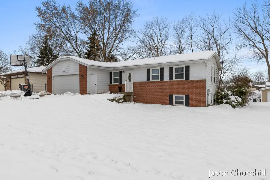 2781 Bluewater Lane Sw, Grandville, MI 49418 - Image #2