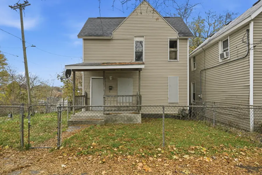 877 Oakland Avenue Sw, Grand Rapids, MI 49503 - Image #2