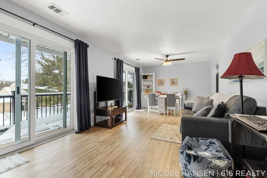 2581 Ridgecroft Drive Se #302, Grand Rapids, MI 49546 - Image #2