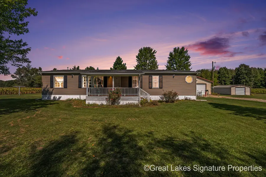 16856 W Stanton Road, Pierson, MI 49339 - Image #2