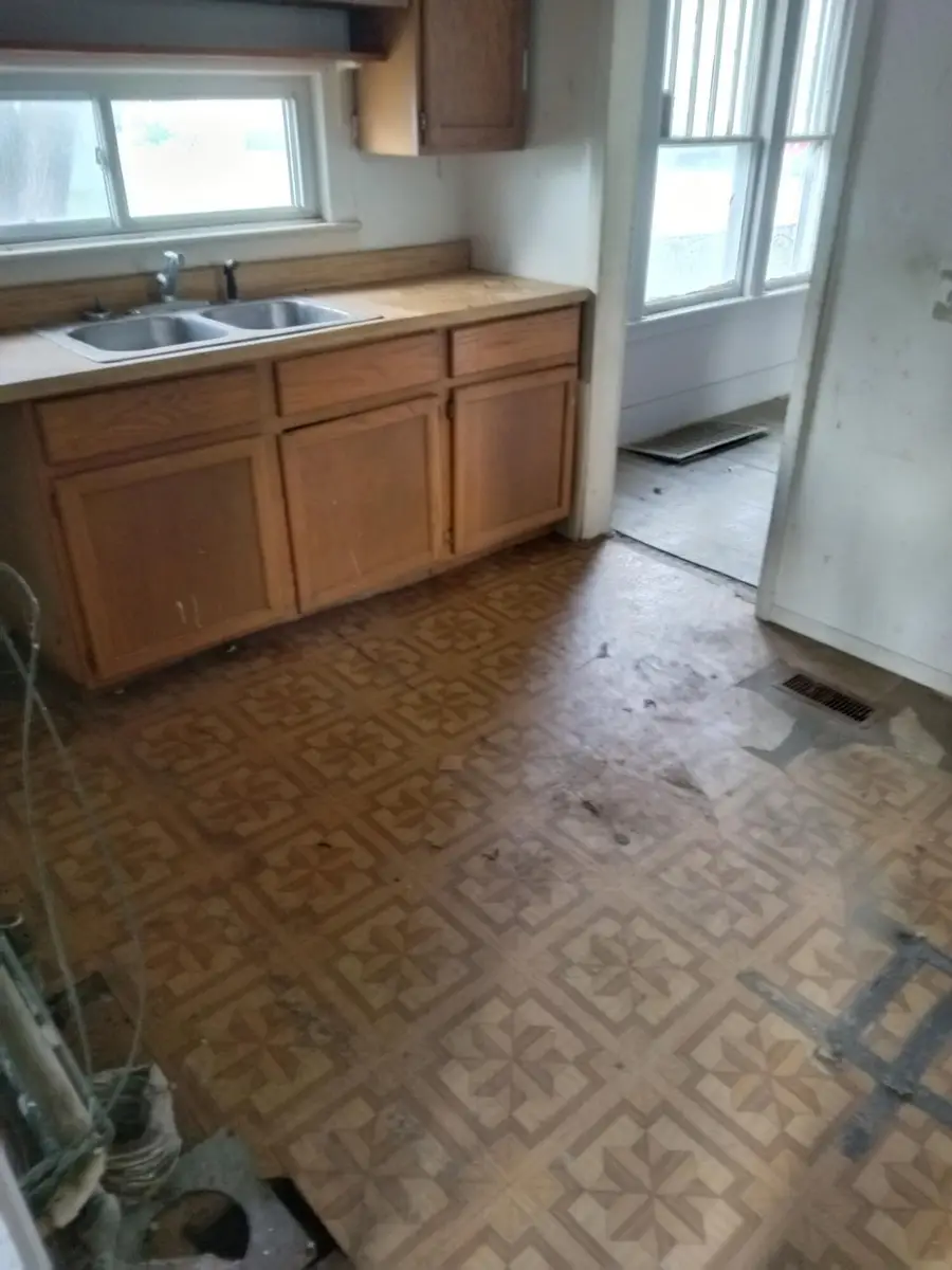 3188 E Hemphill Road, Burton, MI 48529 - Image #2