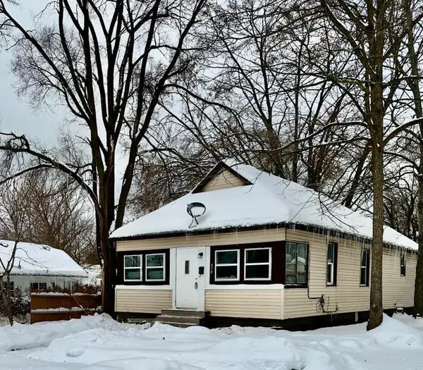 828 W Larch Avenue, Muskegon, MI 49441