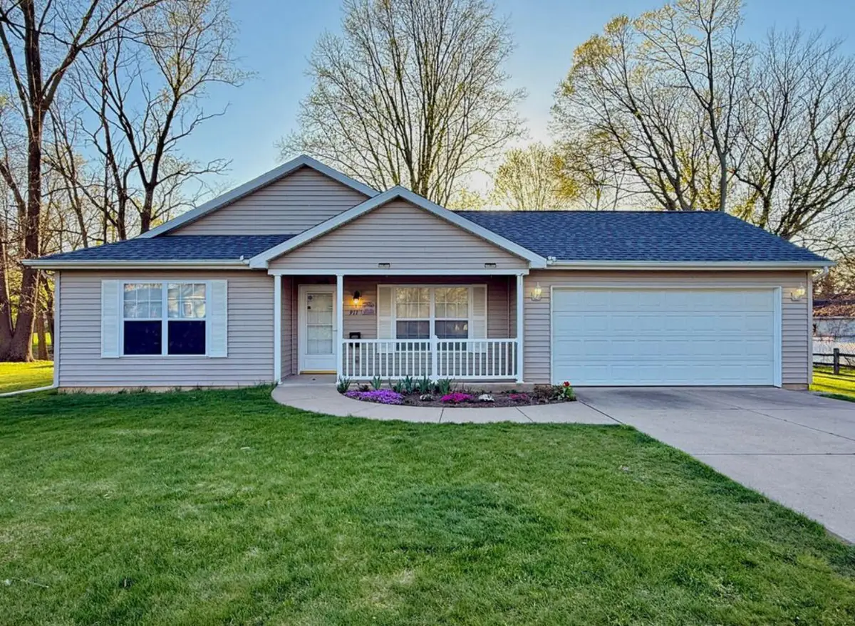 911 S Lincoln Avenue, Three Rivers, MI 49093 - Image #1