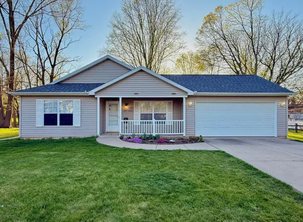 911 S Lincoln Avenue, Three Rivers, MI 49093