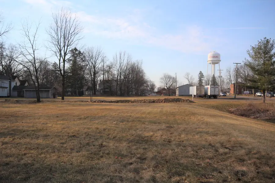 321 E Vine Street, Vicksburg, MI 49097 - Image #2