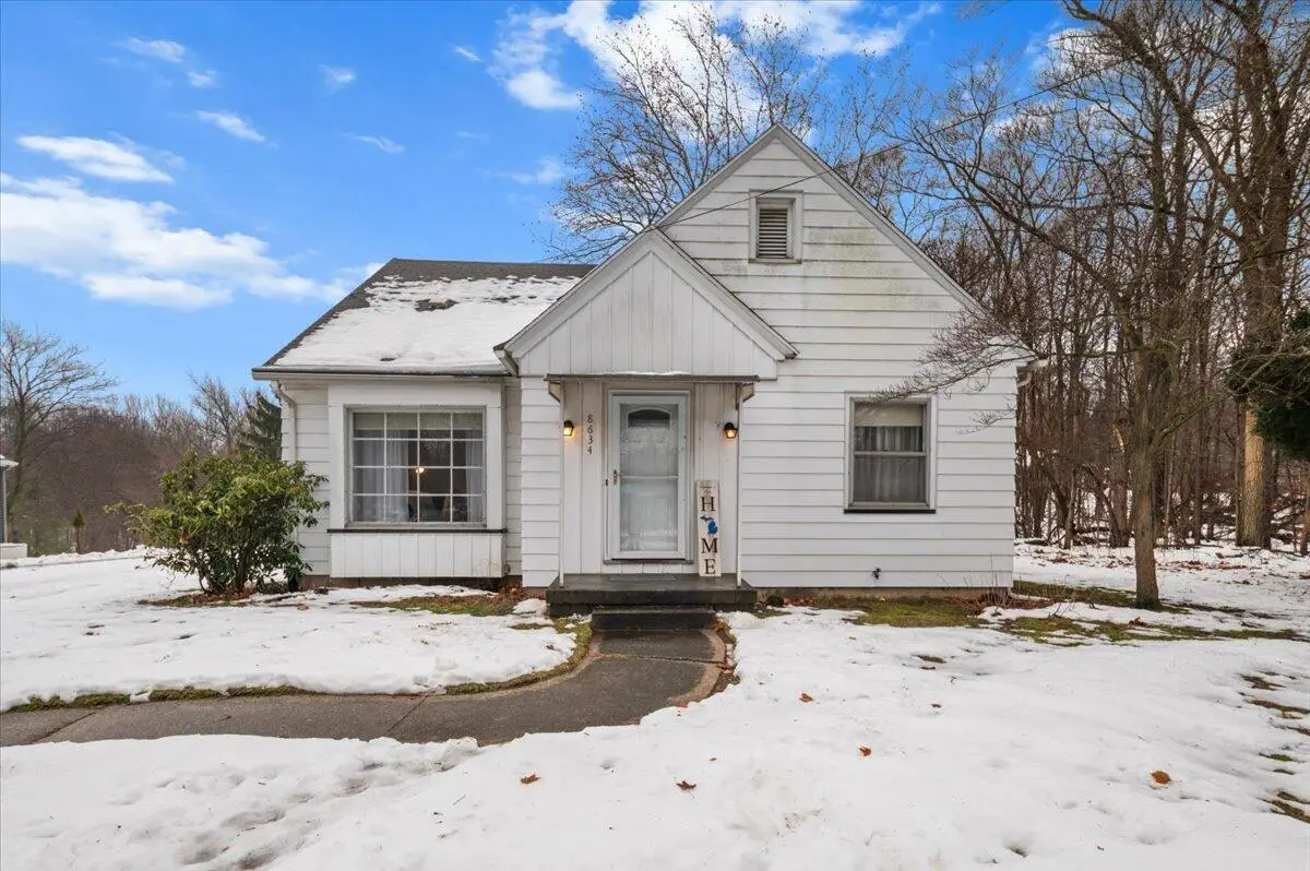 8634 Division Court Se, Byron Center, MI 49315 - #1