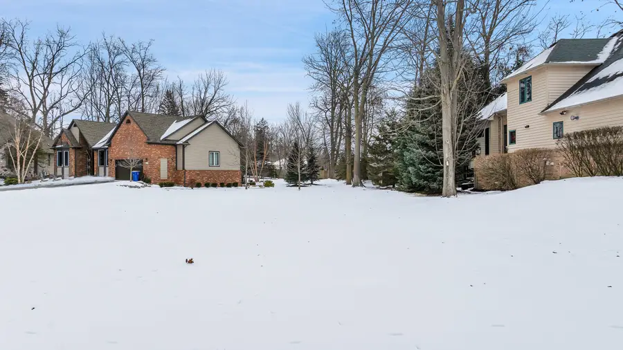 4275 Forest Valley Court Court, Waterford, MI 48328 - #2