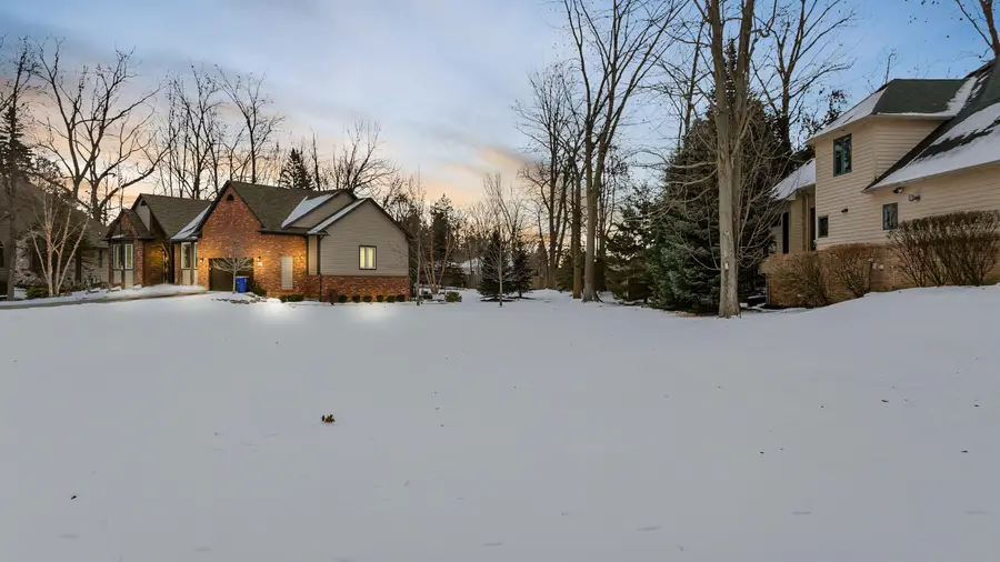 4275 Forest Valley Court Court, Waterford, MI 48328 - #3