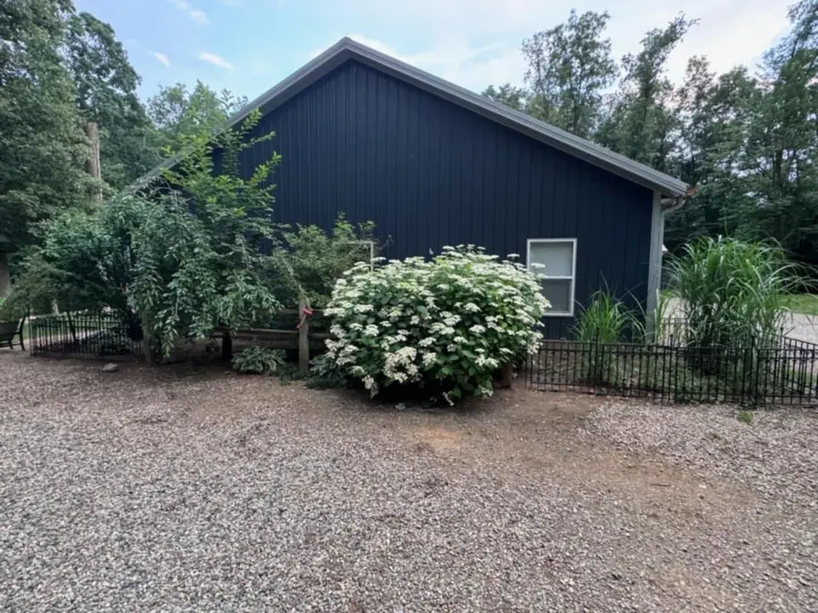 6635 E Chicago Road, Jonesville, MI 49250 - Image #3