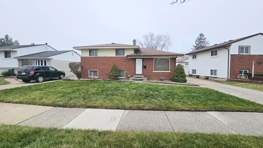 9814 Cass Avenue, Taylor, MI 48180 - #2