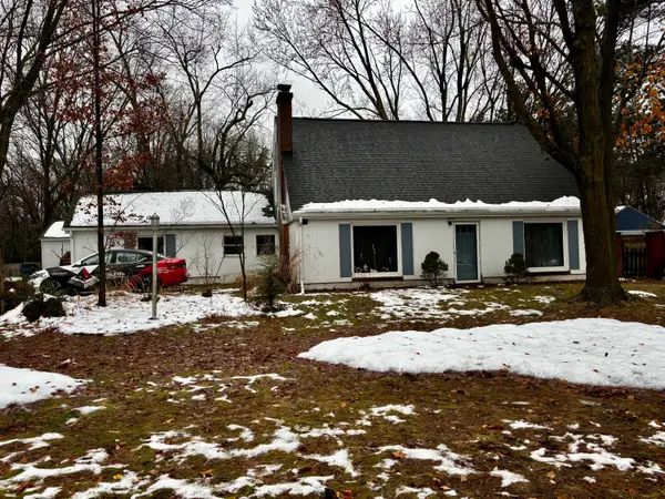 4240 Oakland Drive, Kalamazoo, MI 49008