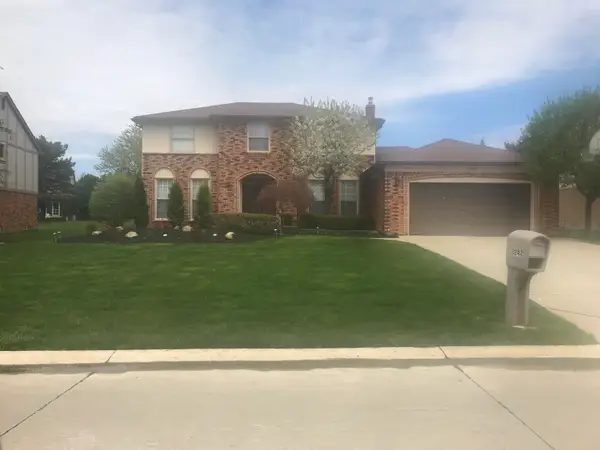 3242 Salem Drive, Rochester Hills, MI 48306