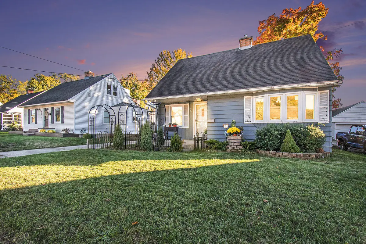 856 Colrain Street Sw, Wyoming, MI 49509 - #1