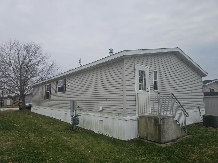 4048 Knightsbridge Lane, Jackson, MI 49201 - Image #2