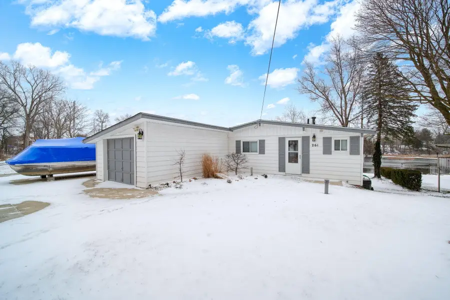261 Somerset Drive, Brooklyn, MI 49230 - Image #2