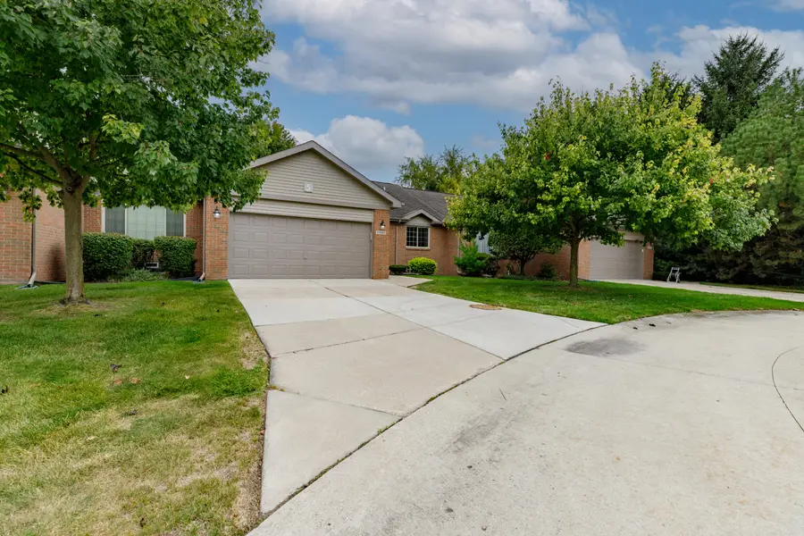 40049 Rolling Green Court, Canton, MI 48188 - Image #3