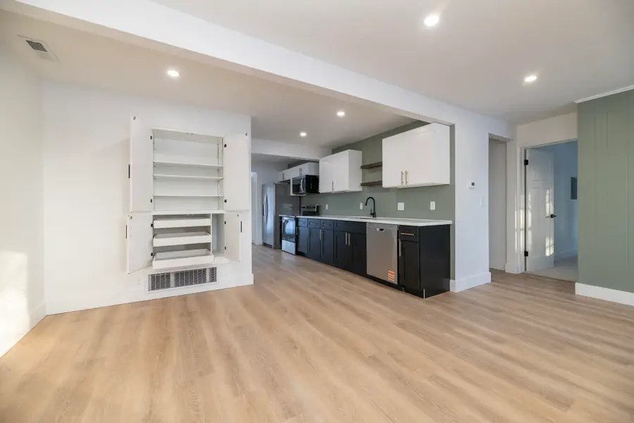 7600 N Riverview Drive, Kalamazoo, MI 49004 - Image #3