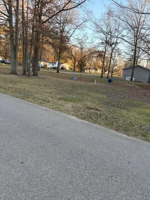 6235 Hilda Street, Coloma, MI 49038 - Image #2