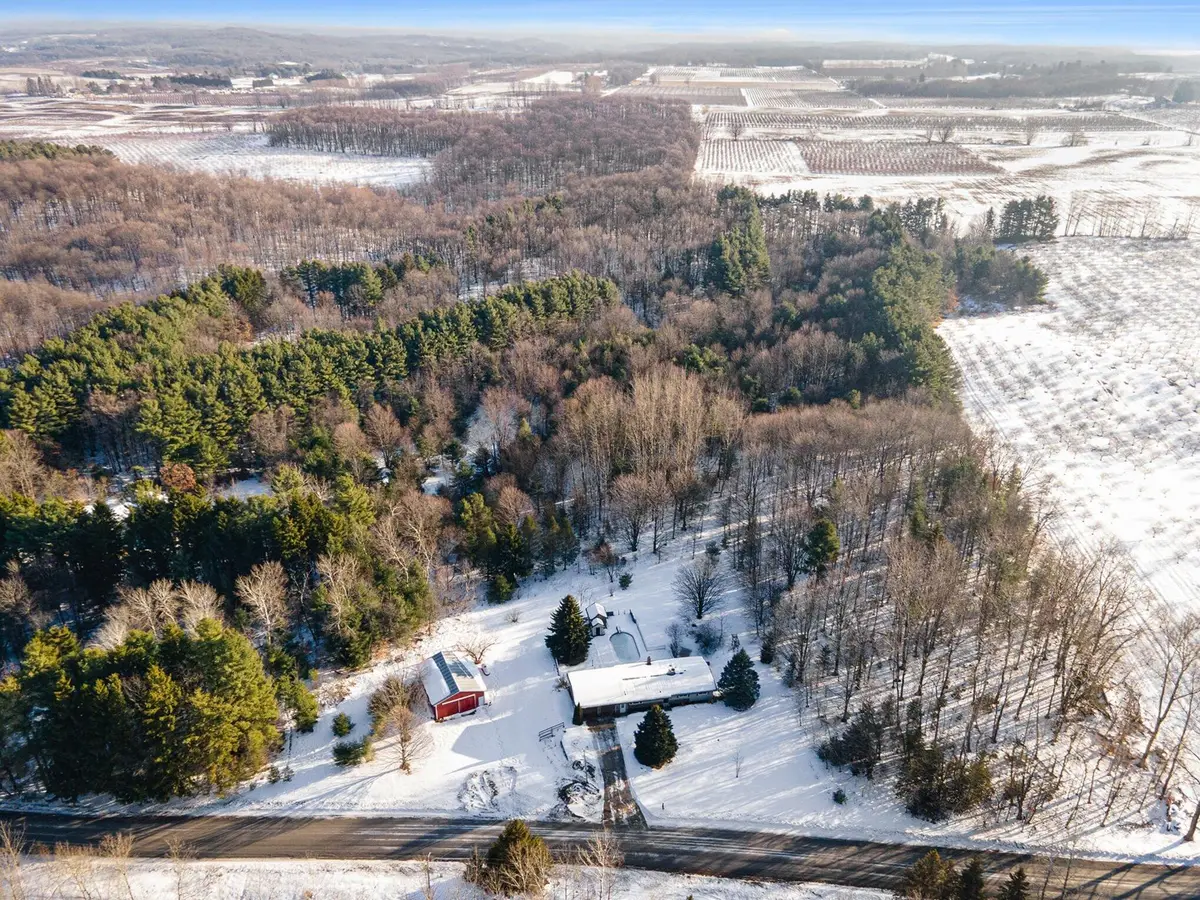 2094 S 88th Avenue, Shelby, MI 49455 - #1