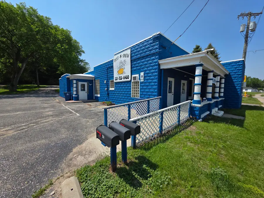 214 Arthur Street, Manistee, MI 49660 - Image #2