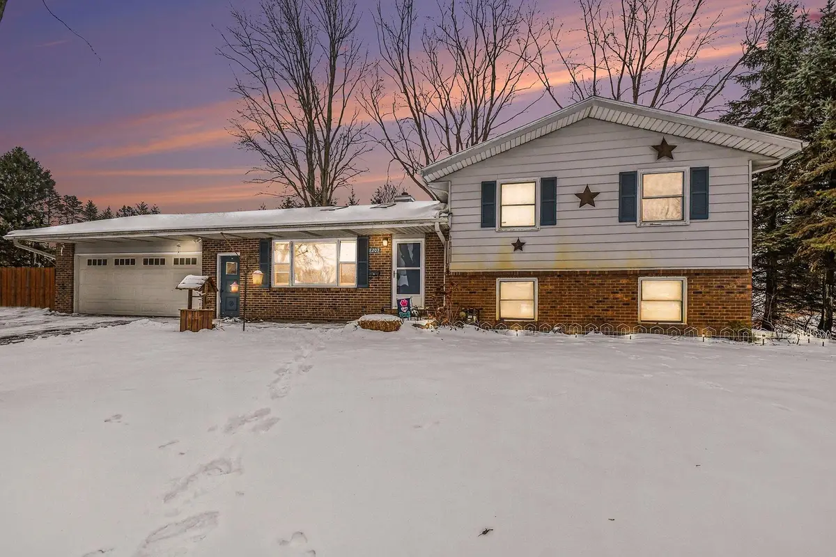 8203 Verlynda Drive, Watervliet, MI 49098 - Image #1