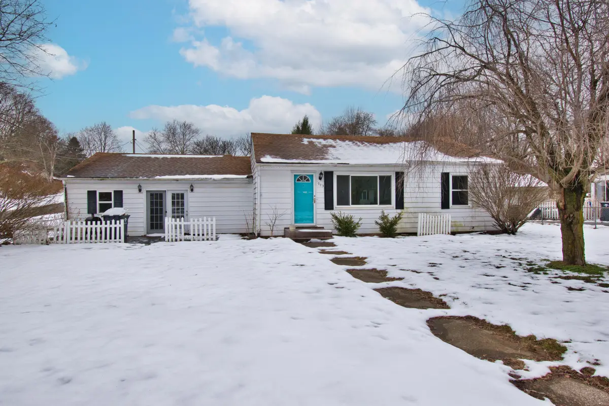 903 N Detroit Street, Buchanan, MI 49107 - Image #1