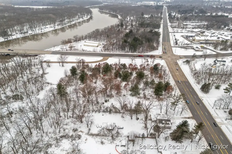 6130 W River Drive Ne, Belmont, MI 49306 - Image #2