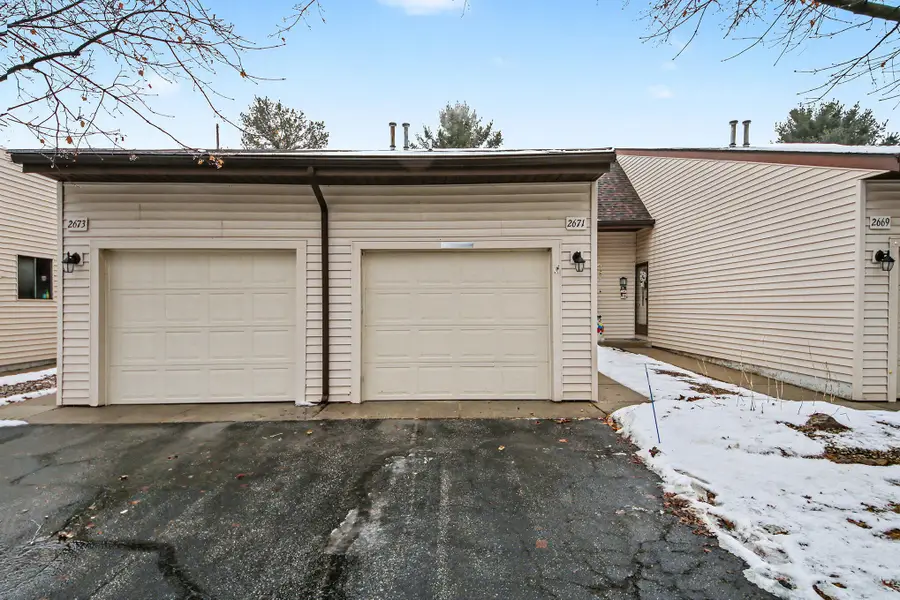 2671 Stonebluff Drive Sw, Wyoming, MI 49519 - Image #2