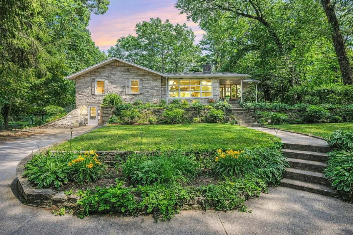 17708 Oakwood Drive, Spring Lake, MI 49456 - Image #1