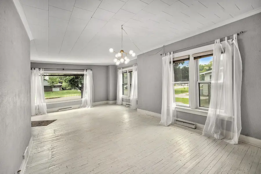 919 Lawndale Street, Ludington, MI 49431 - Image #3