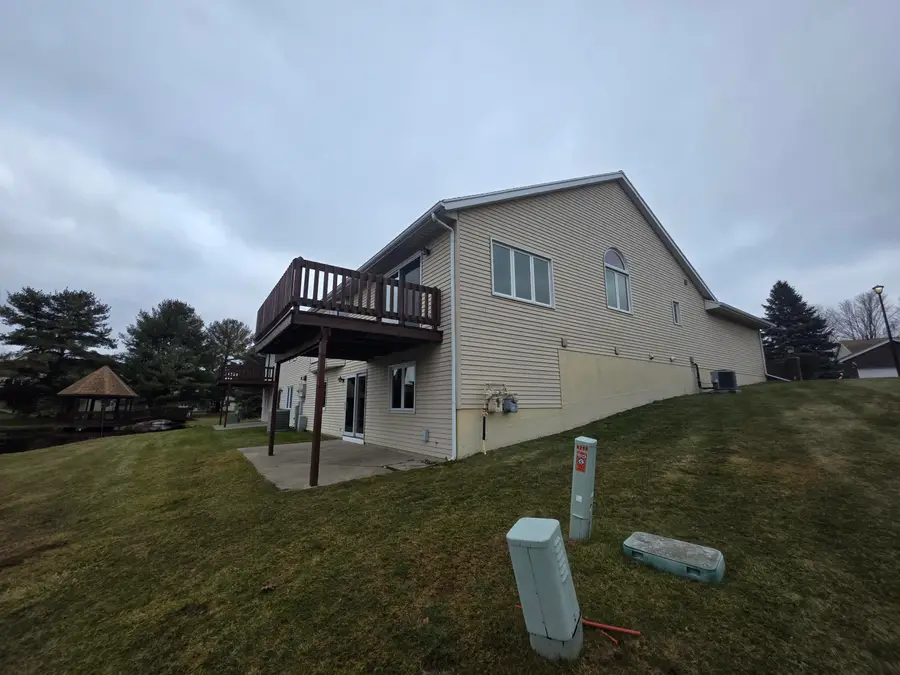 4306 Redbush Drive Sw, Grandville, MI 49418 - Image #2