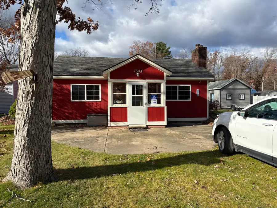 1643 S Beech Avenue, White Cloud, MI 49349 - Image #2