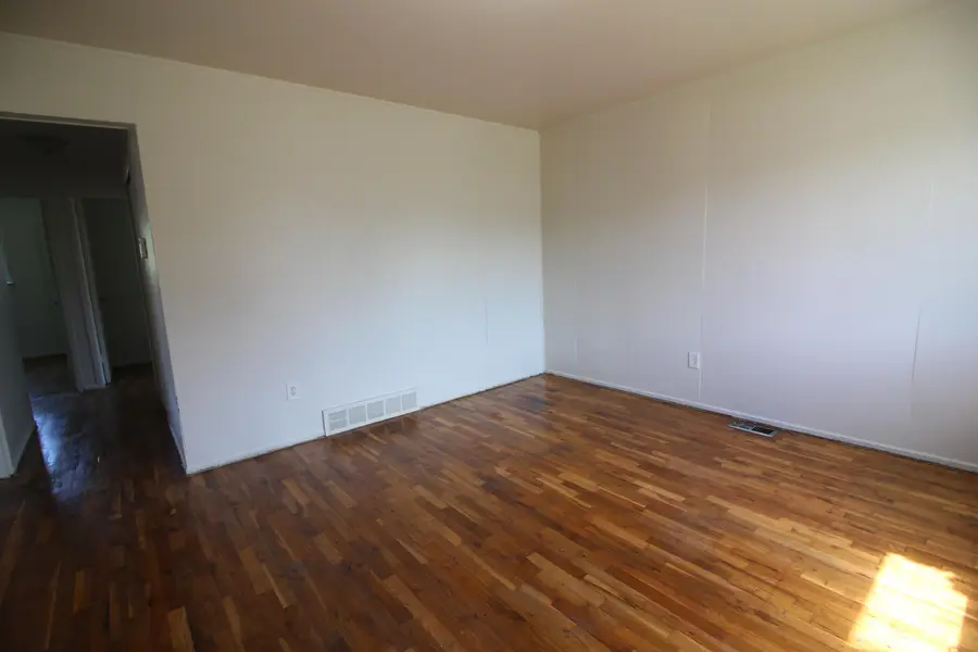 34740 Beaconsfield Street, Clinton Township, MI 48035 - Image #2