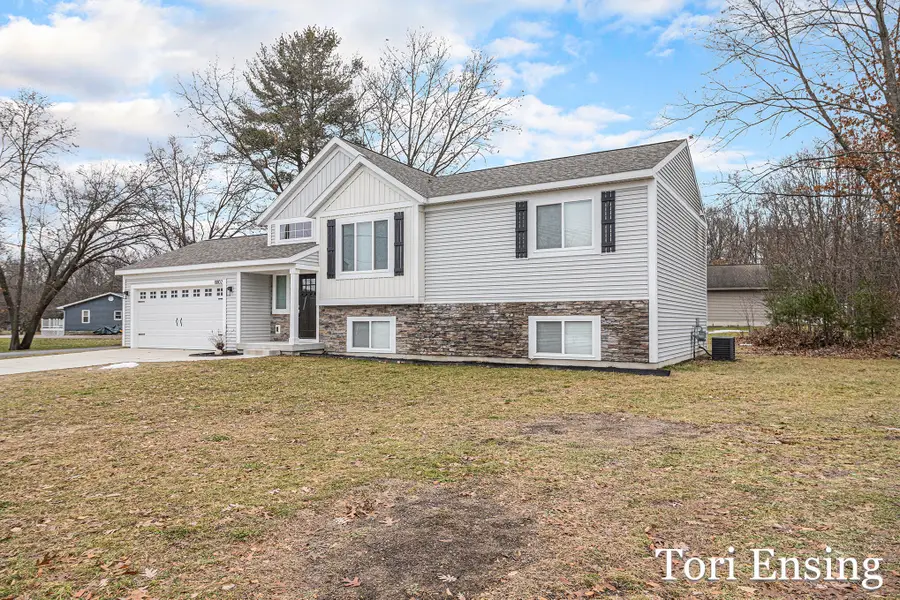 8802 Huron Drive, Howard City, MI 49329 - Image #3