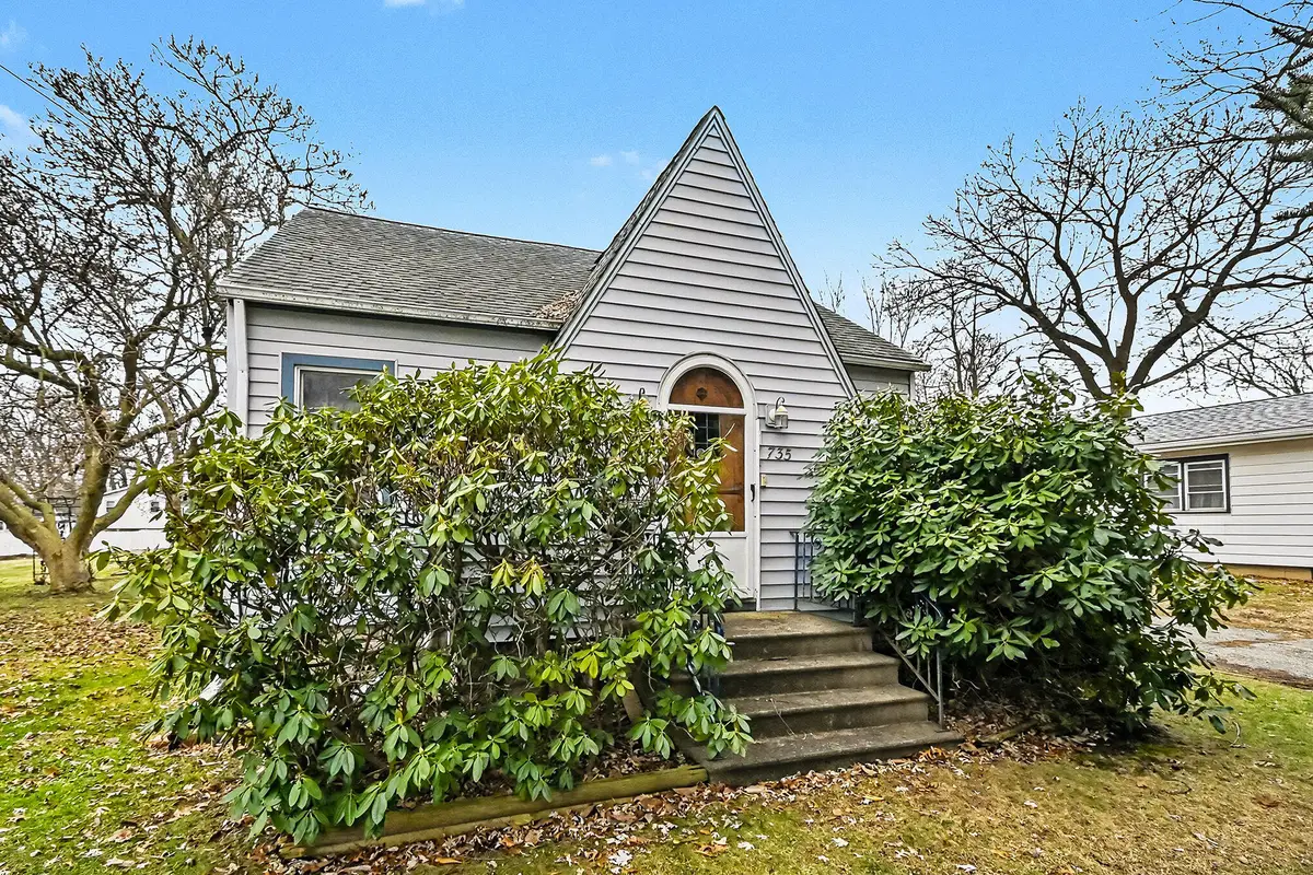 735 Royal Drive, Jackson, MI 49202 - Image #1