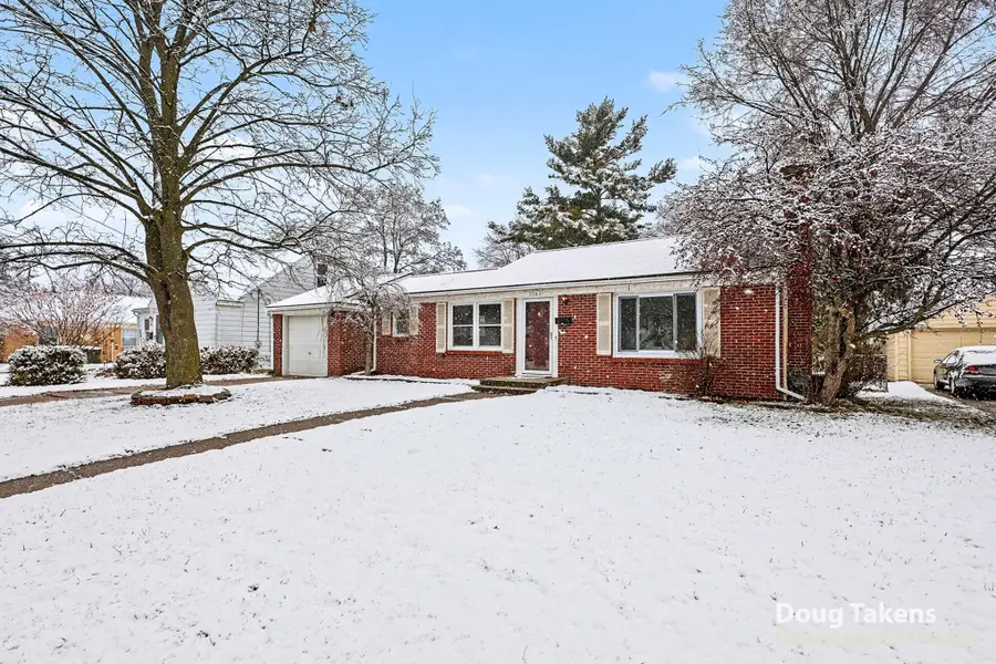 1047 Ellsmere Street Ne, Grand Rapids, MI 49505 - Image #2