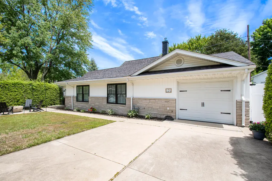 121 S Barker Street, New Buffalo, MI 49117 - #2