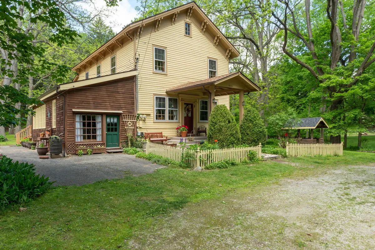 8425 Parshallville Road, Fenton, MI 48430 - #1